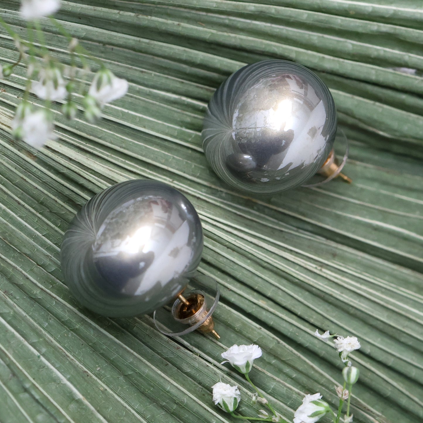 18mm Grey Pearl Studs