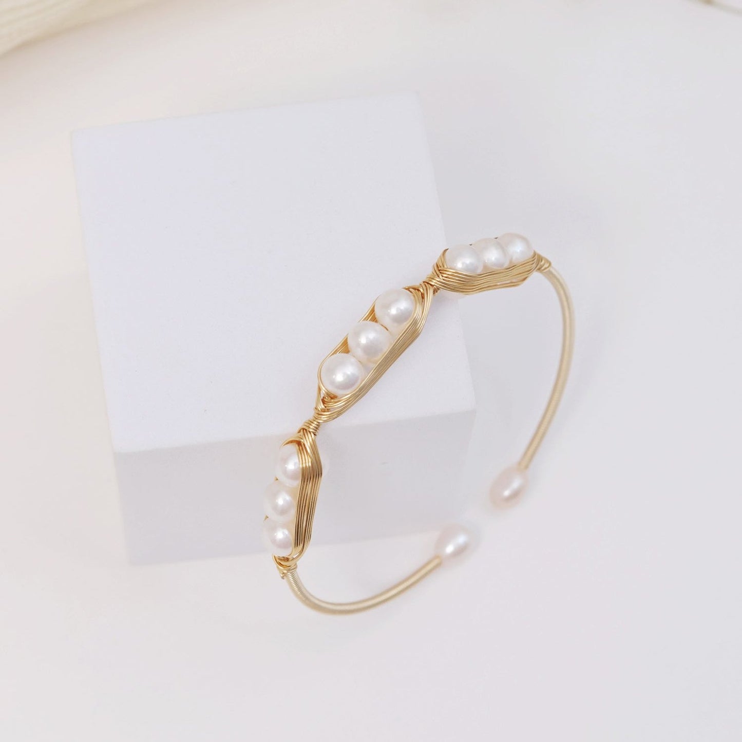 Amaara Openable Pearl Bracelet