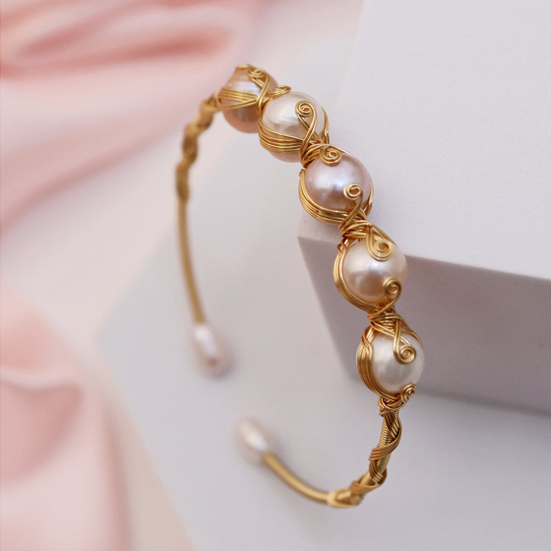 Mihika Pearl Bracelet