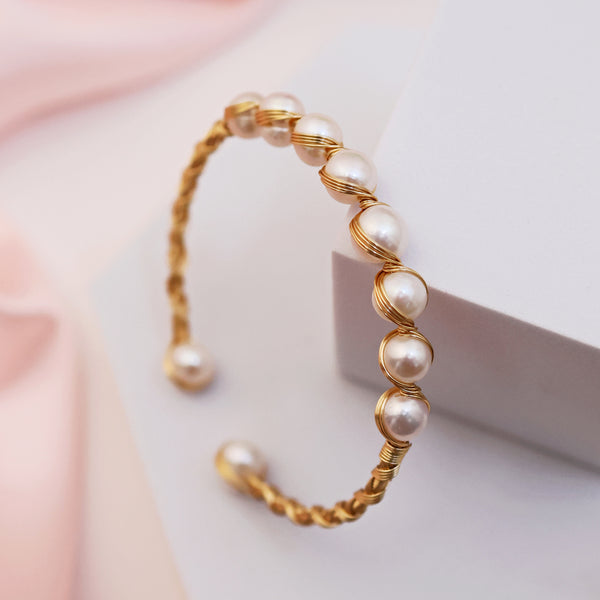 Rhuksar Pearl Bracelet