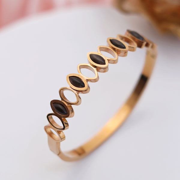 Black and Gold Openable Bracelet