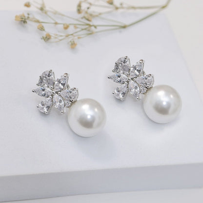 Pihu Pearl Stud Earrings