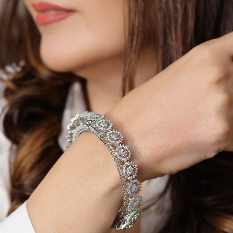 Zirconia Flower Pacheli Bangle