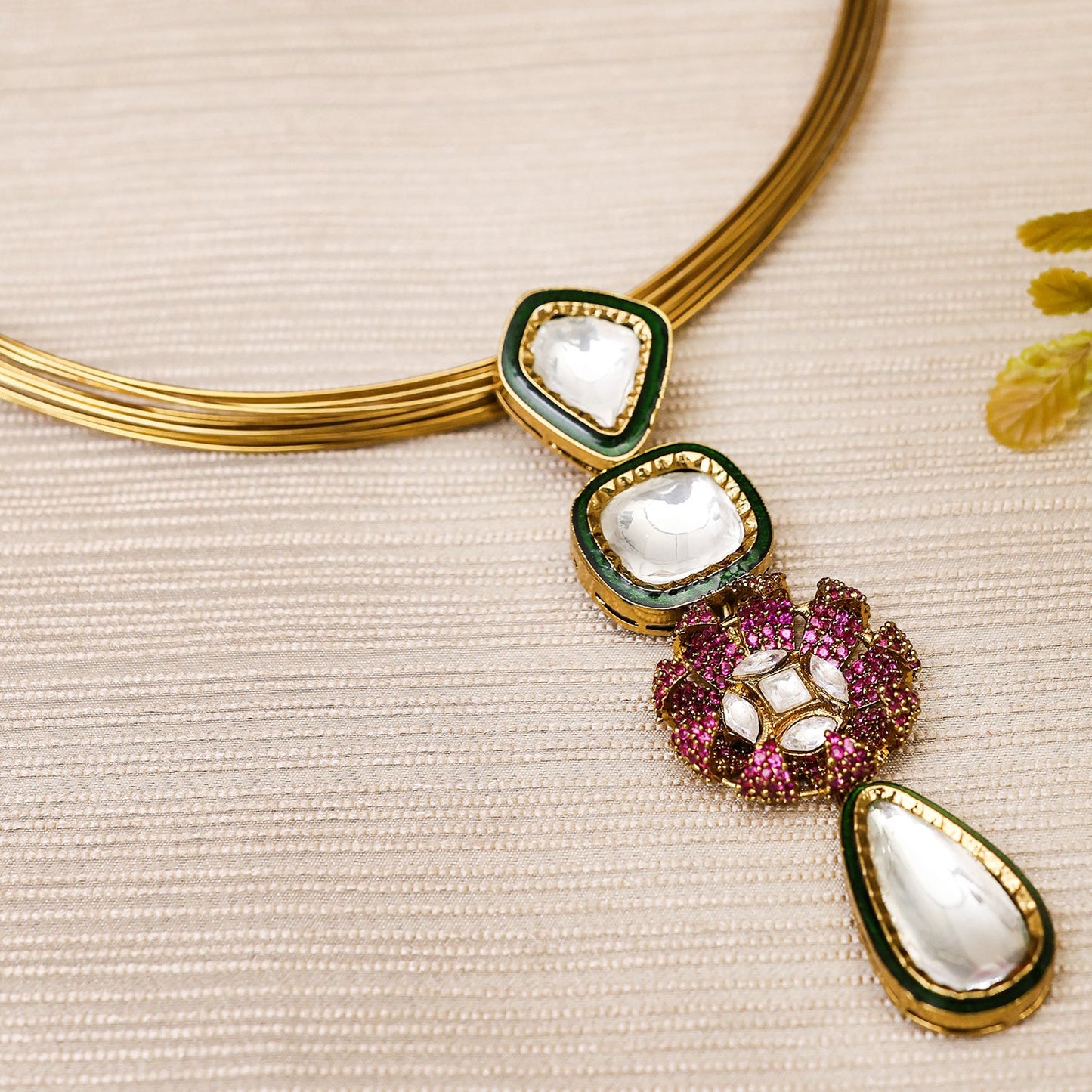 Uncut Polki Hasli Necklace Set