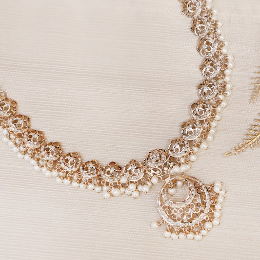 Matt Gold and Pearl Jadau Necklace Set