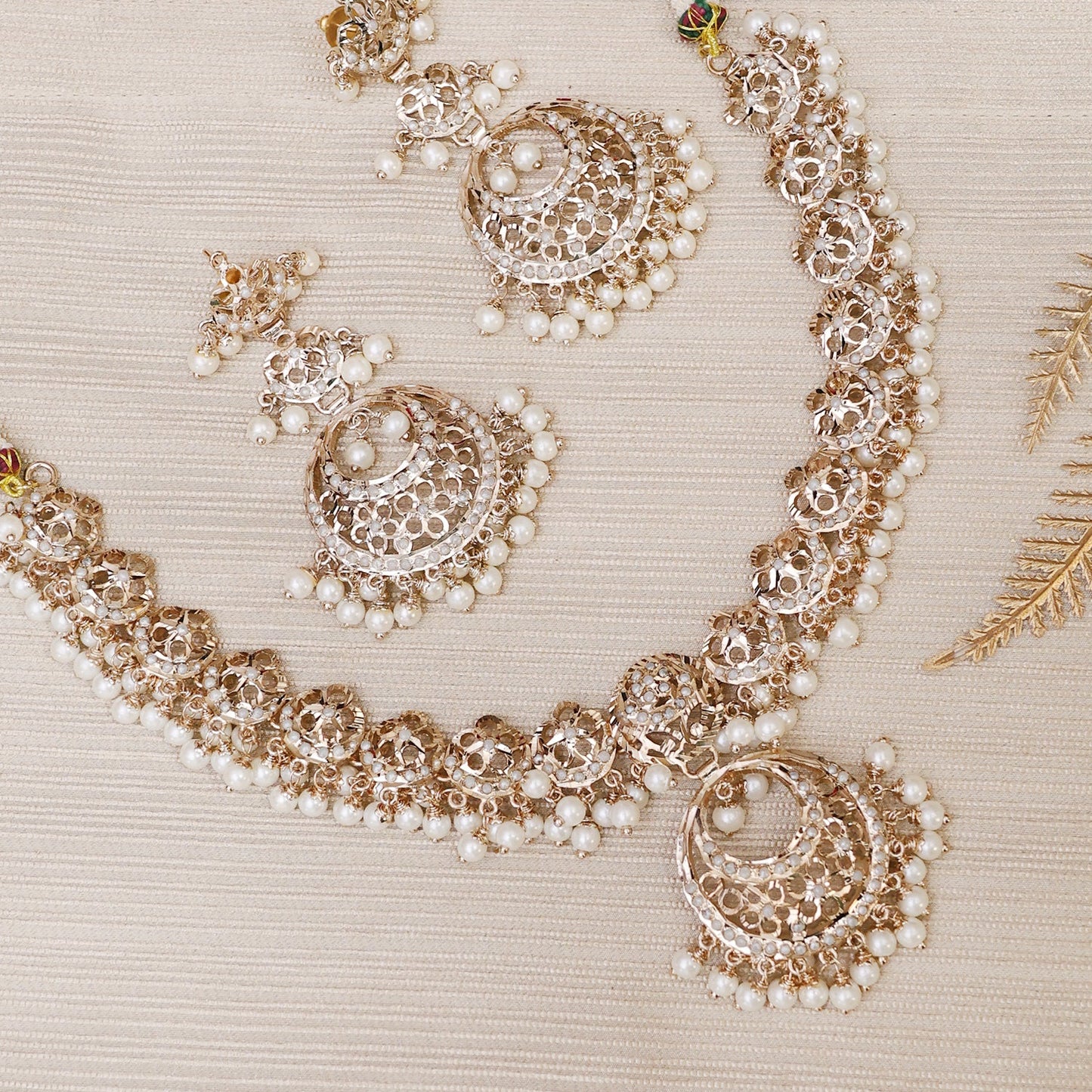 Matt Gold and Pearl Jadau Necklace Set