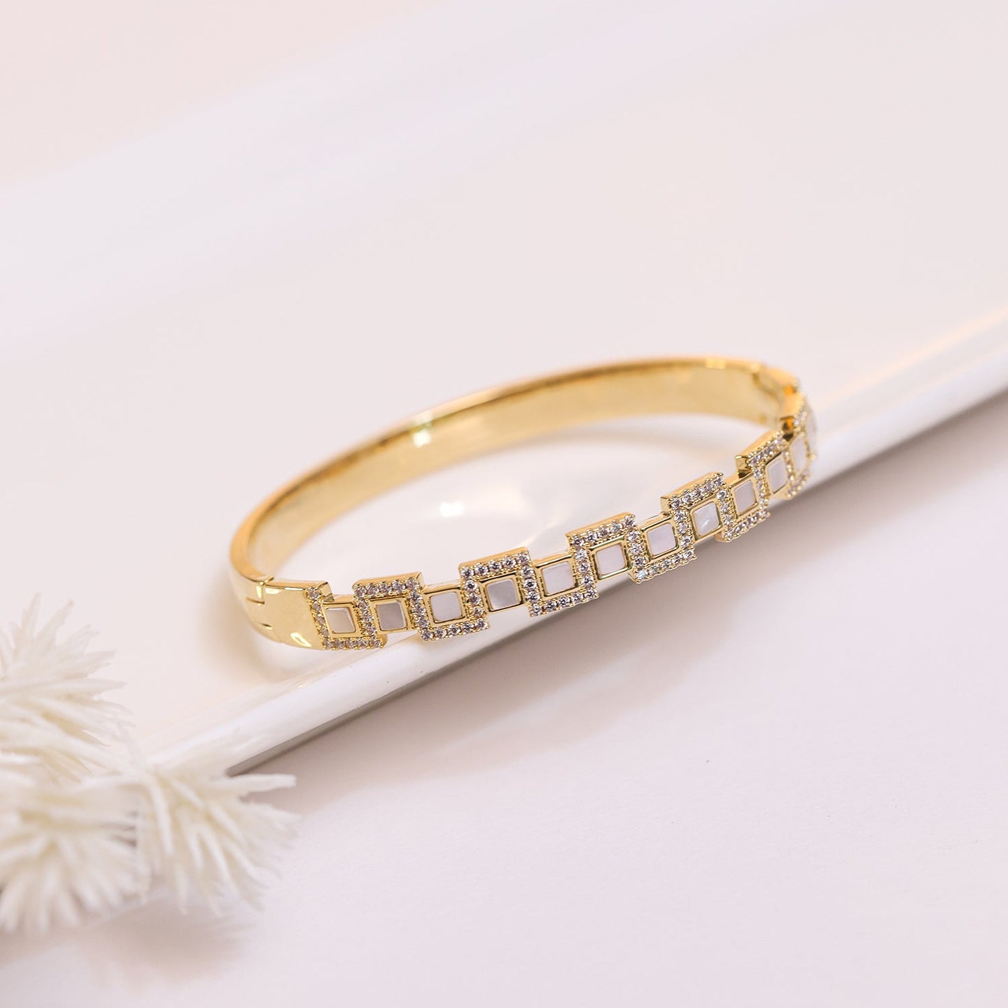 Mother of Pearl Openable Bracelet