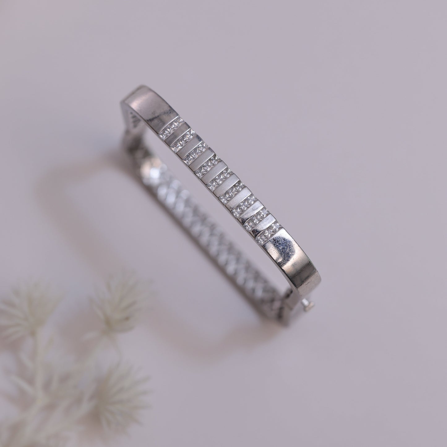 Square Shaped Openable Bracelet