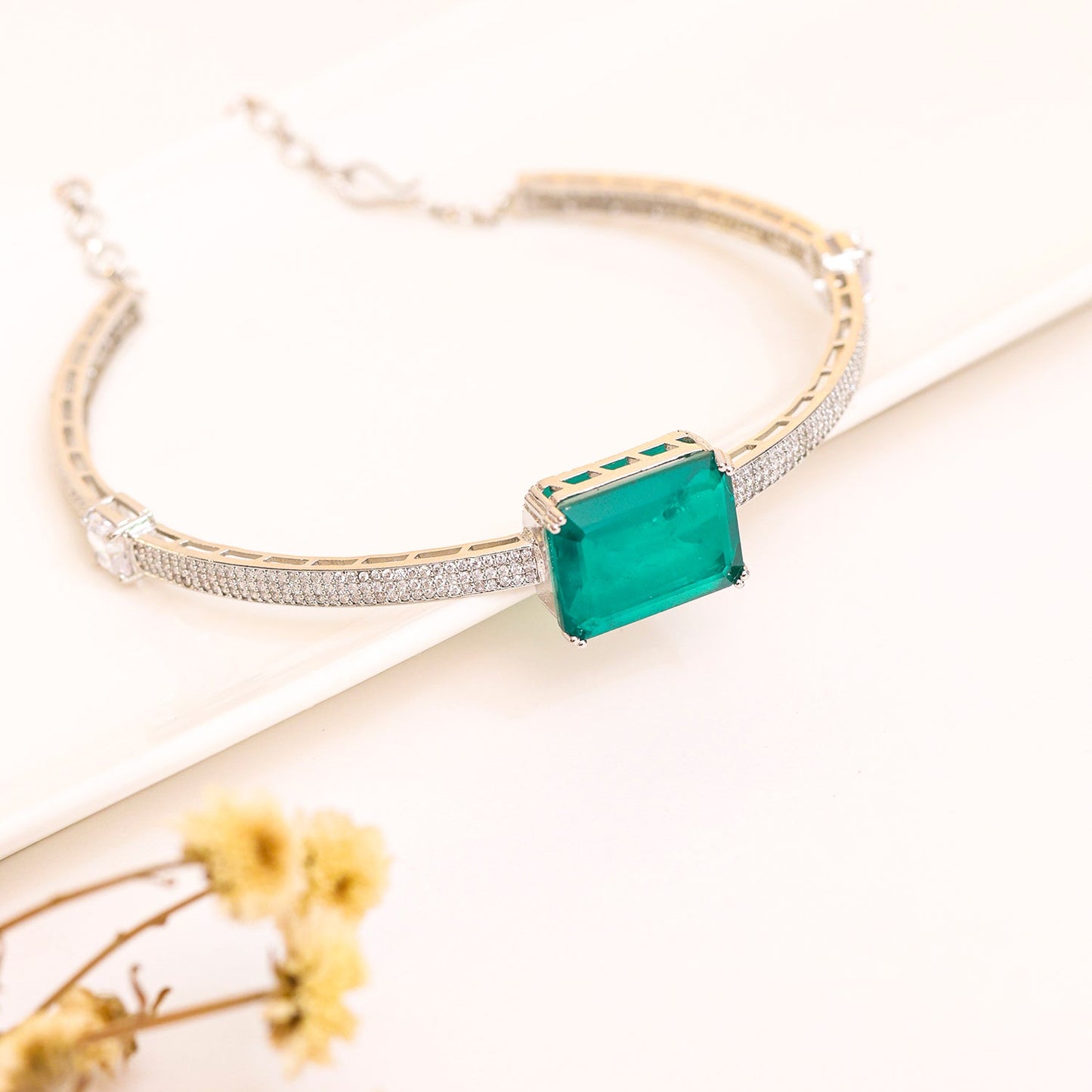 Emerald Coloured Modern Choker Set
