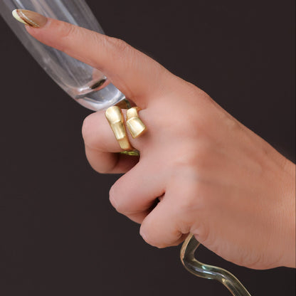 Overlap Metallic Ring