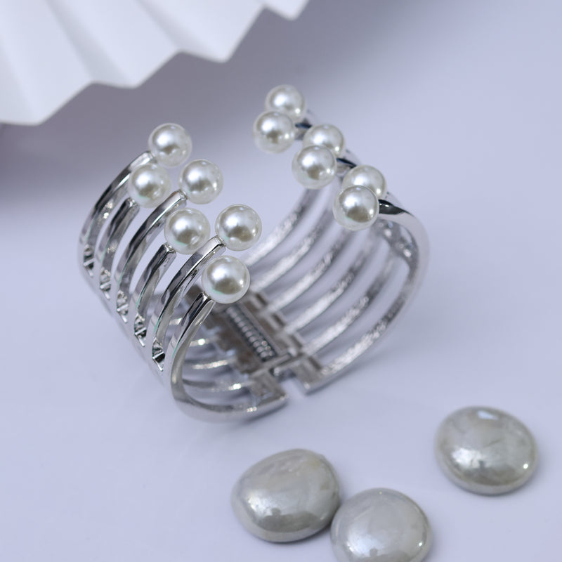 Openable Pearl Bracelet