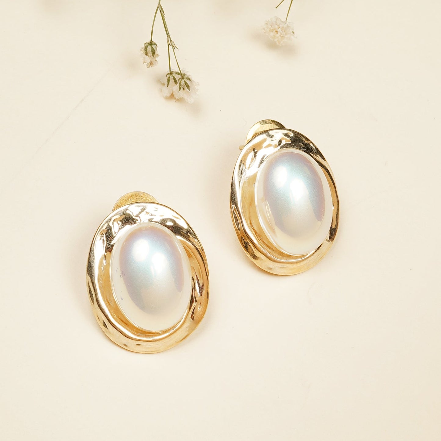 Oval Pearl Earrings
