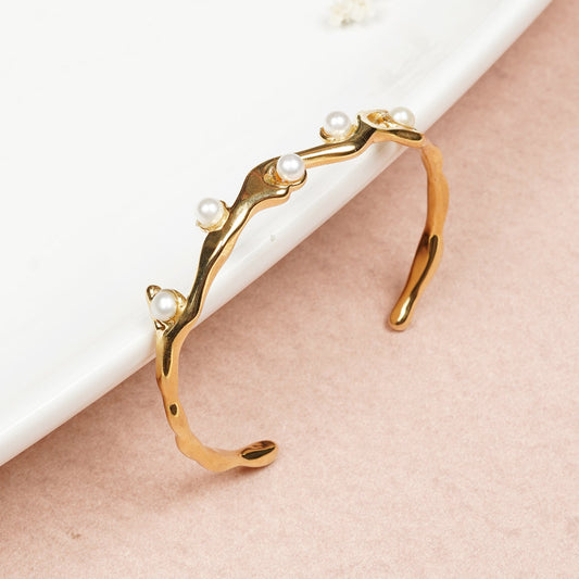 Yuvika Adjustable Pearl Bracelet