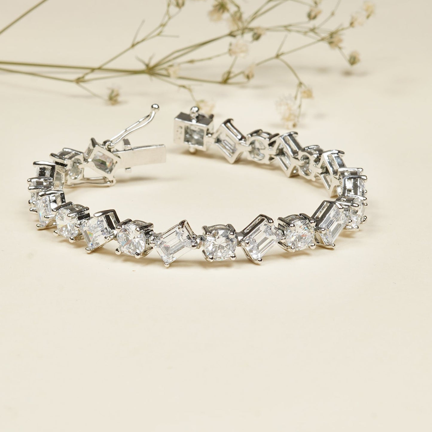 Unshaped Zirconia Openable Bracelet