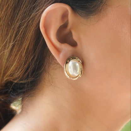Oval Pearl Earrings
