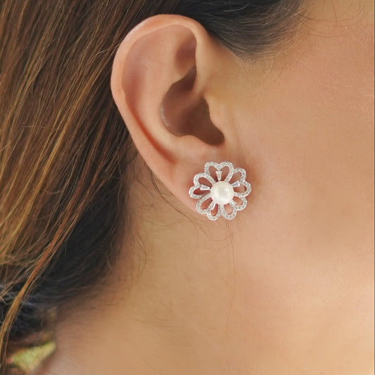 Flora Pearl Earrings