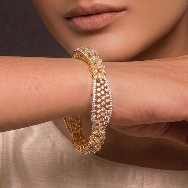 Karishma Gold Toned Bangle