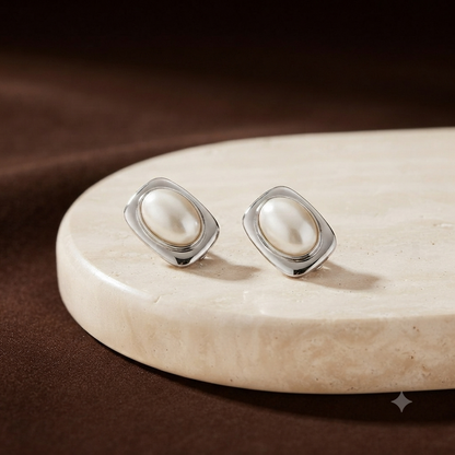 Nora Pearl Stud Earrings