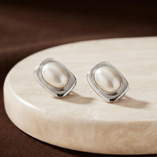Nora Pearl Stud Earrings
