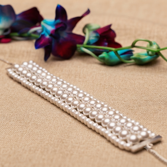 Era Pearl Choker Necklace