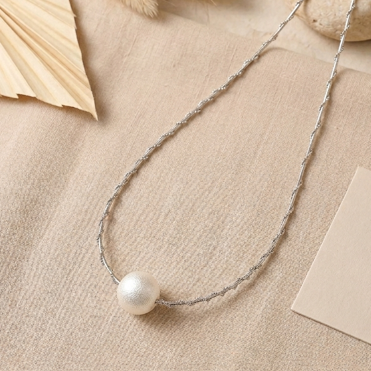 Wired Pearl Hasli Necklace