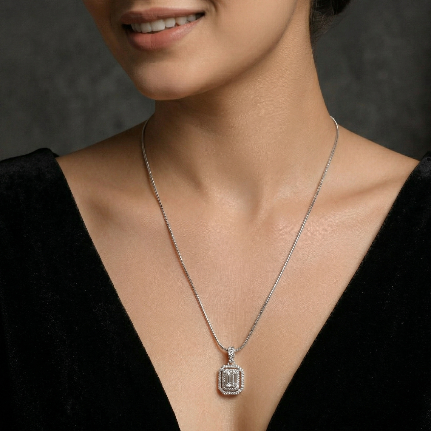 ZIRCONIA STONE PENDANT NECKLACE