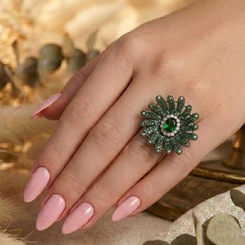 GREEN STONE ZIRCONIA RING