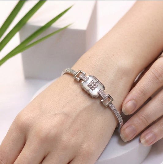 White Enamel Openable Bracelet