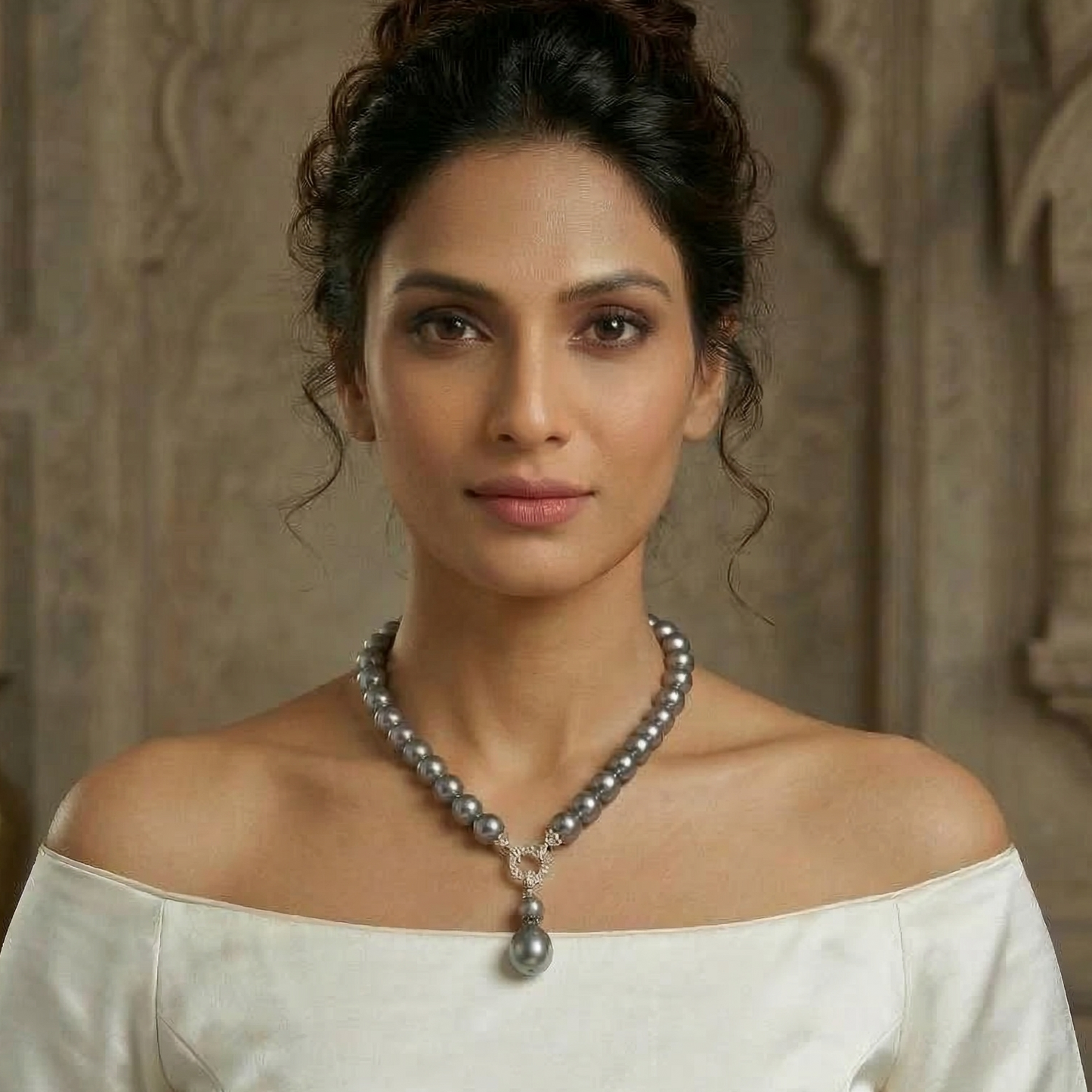 Aarohi Grey Pearl Necklace