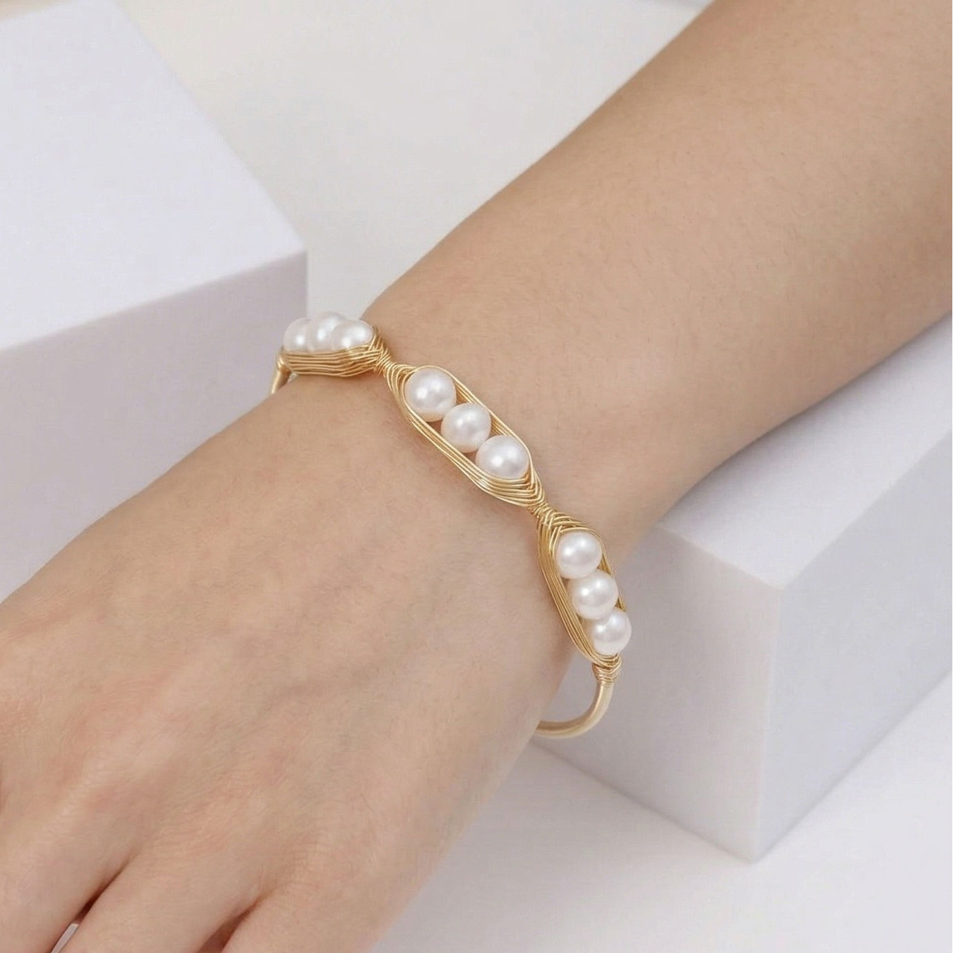 Amaara Openable Pearl Bracelet