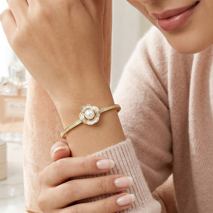 Sleek Pearl Bracelet