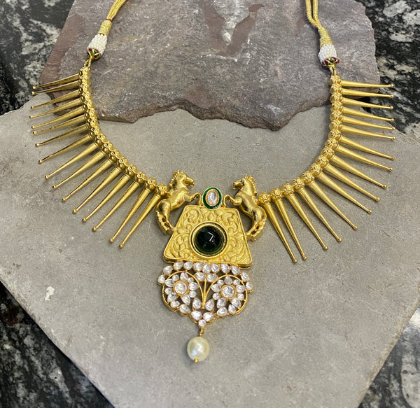 Aksaana Gold Necklace Set