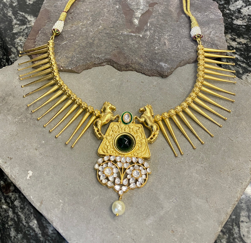 Aksaana Gold Necklace Set