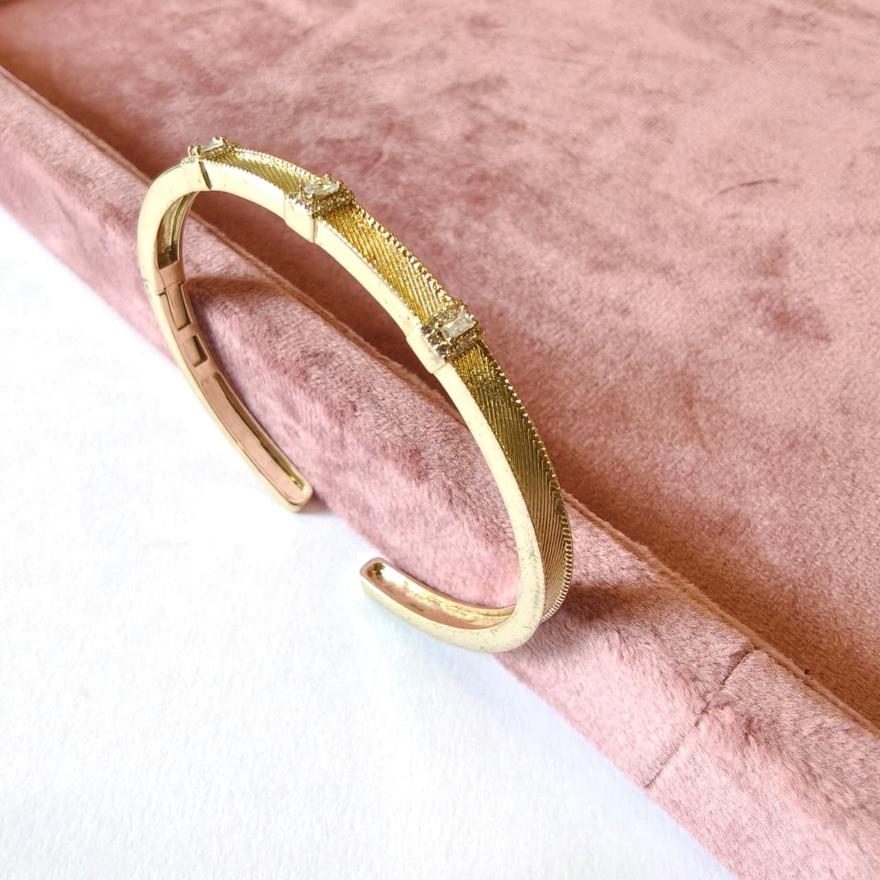 Dull Gold Zirconia Bracelet