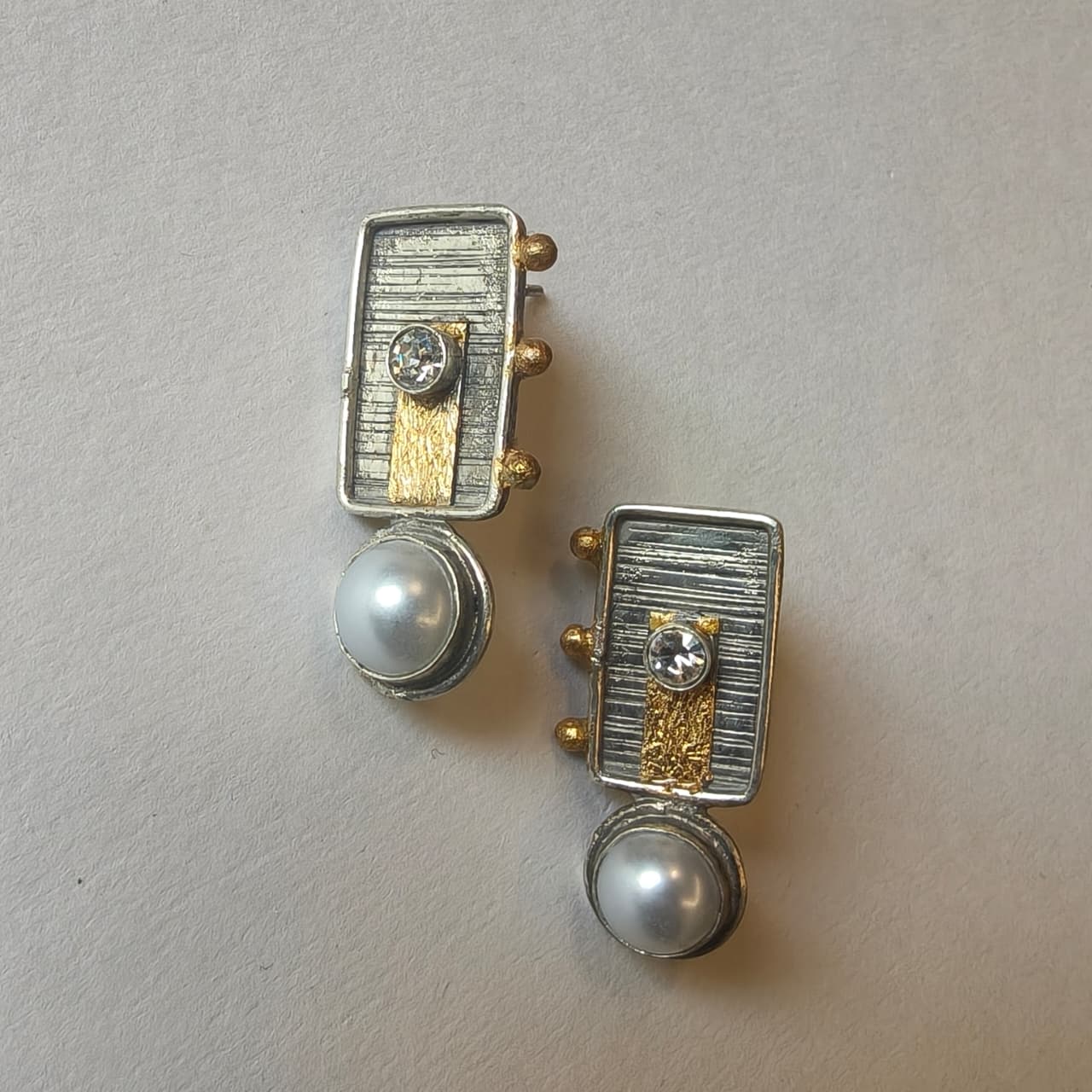 Sairaa modern earrings