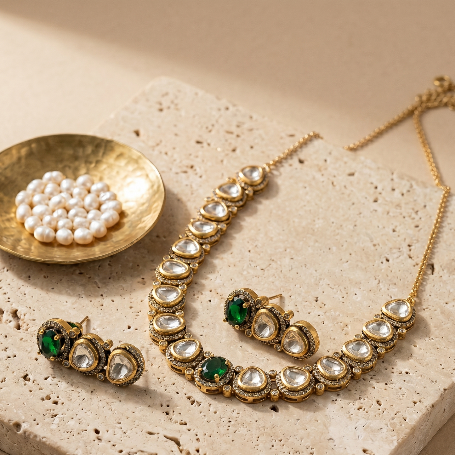 Choker Green with white necklace