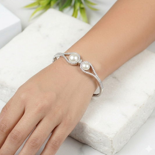 Ziyah Openable Pearl Bracelet