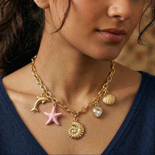 Shell charms necklace set